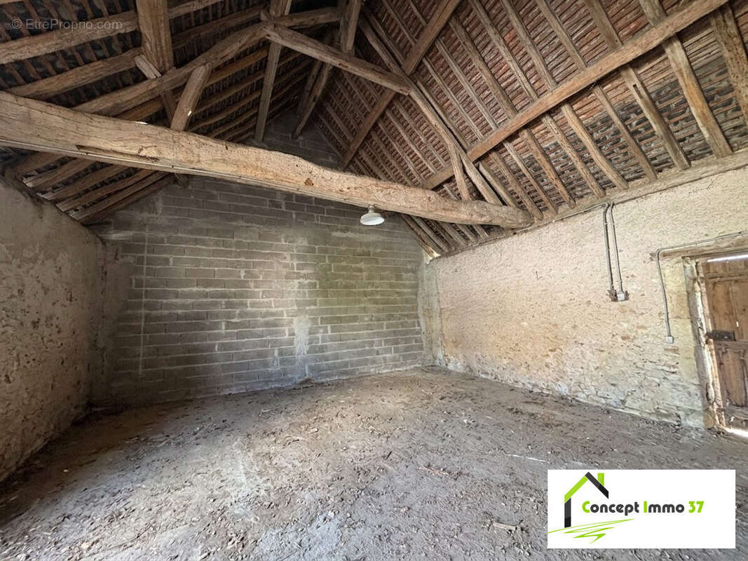 Maison à LA VILLE-AUX-DAMES