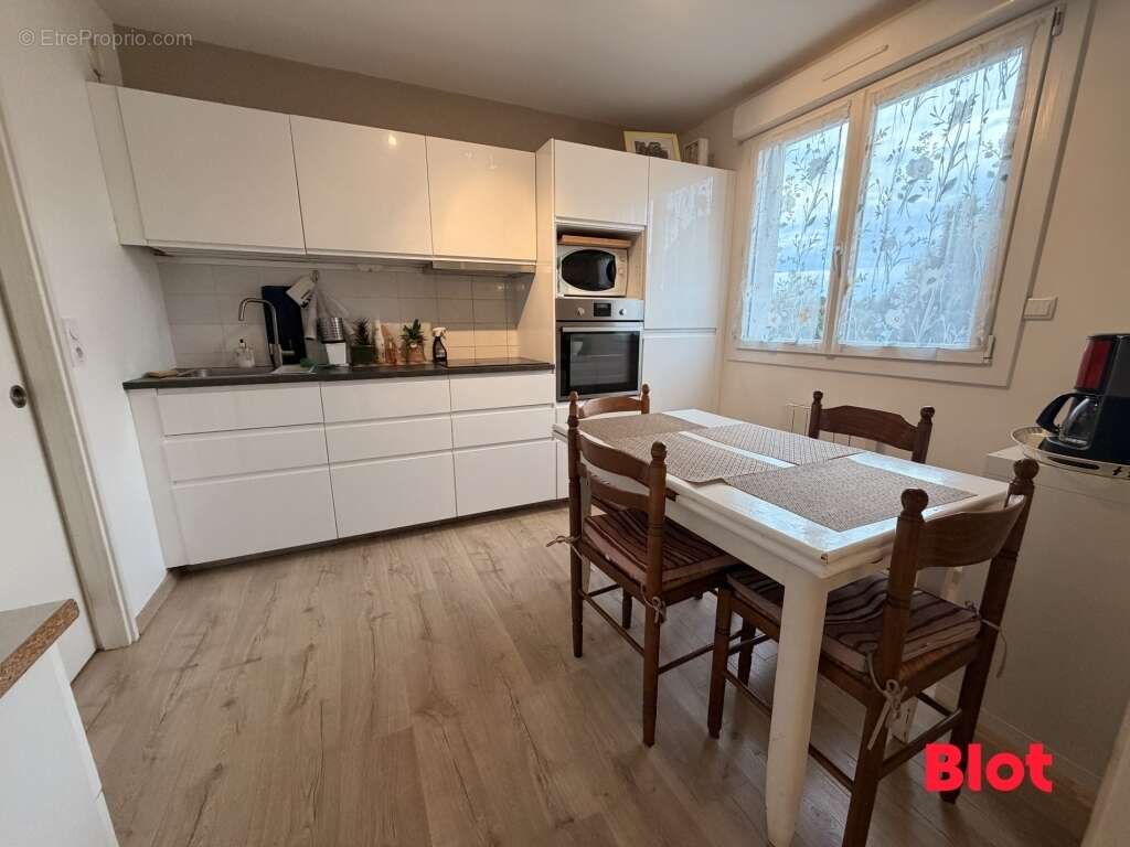 Appartement à LE RHEU