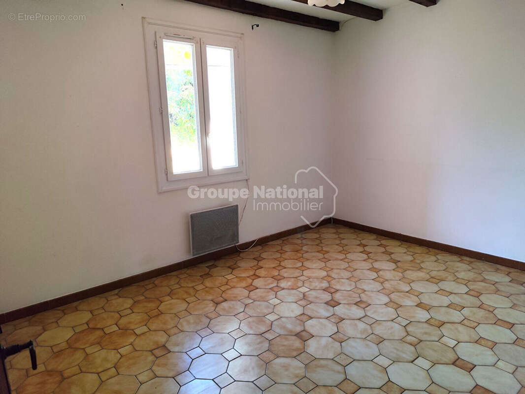 Maison à CAMARET-SUR-AIGUES