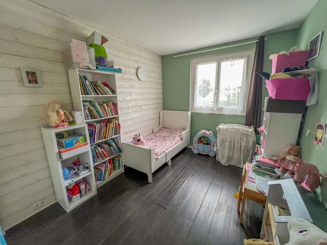 Maison à LE MESNIL-SAINT-DENIS