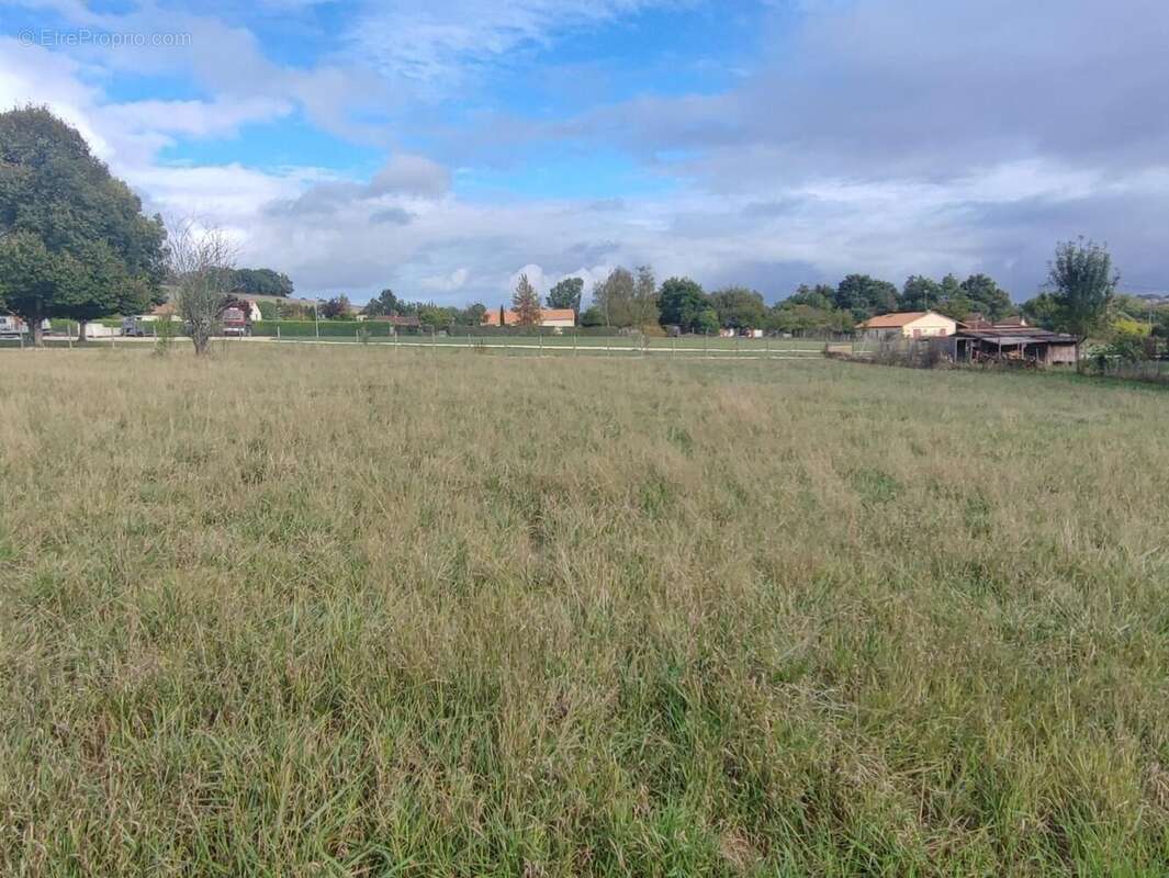 Terrain 1859 m² à Villetoureix  - photo 2
