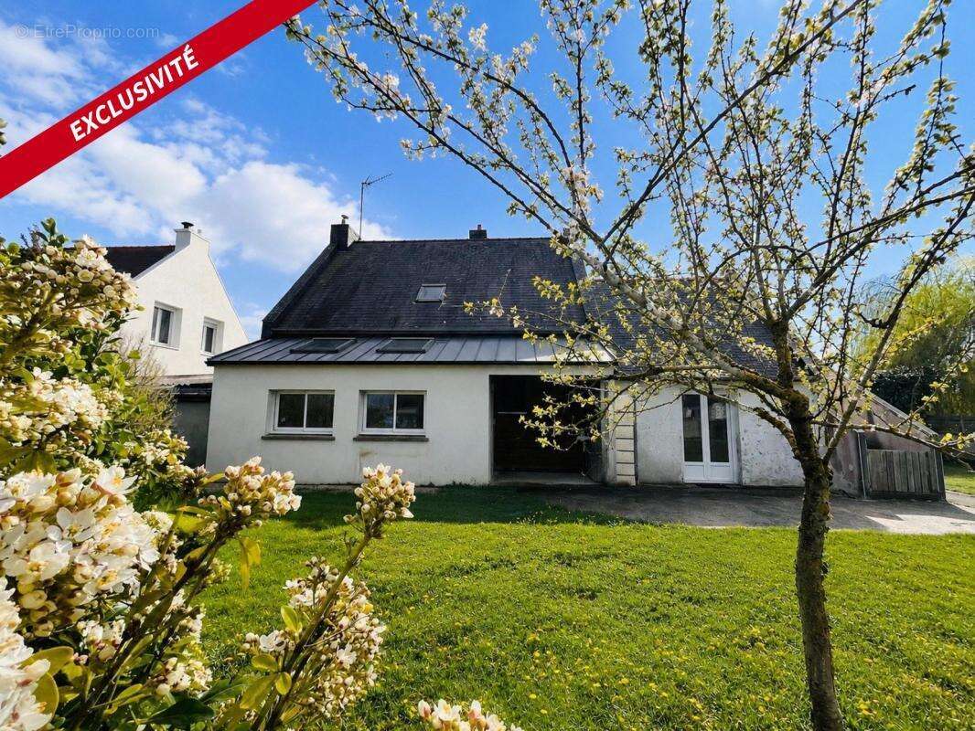 Maison de famille : installez-vous au coeur du bourg ! - photo 2