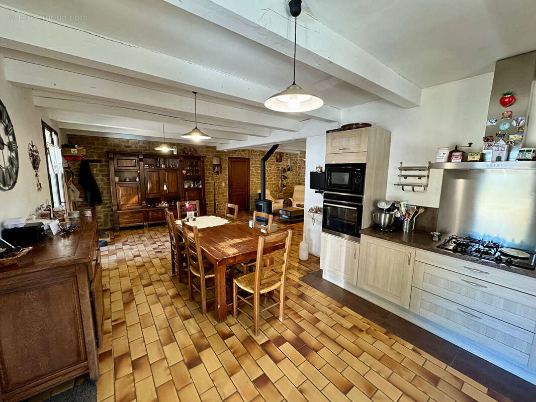 Maison à MONTSEGUR-SUR-LAUZON