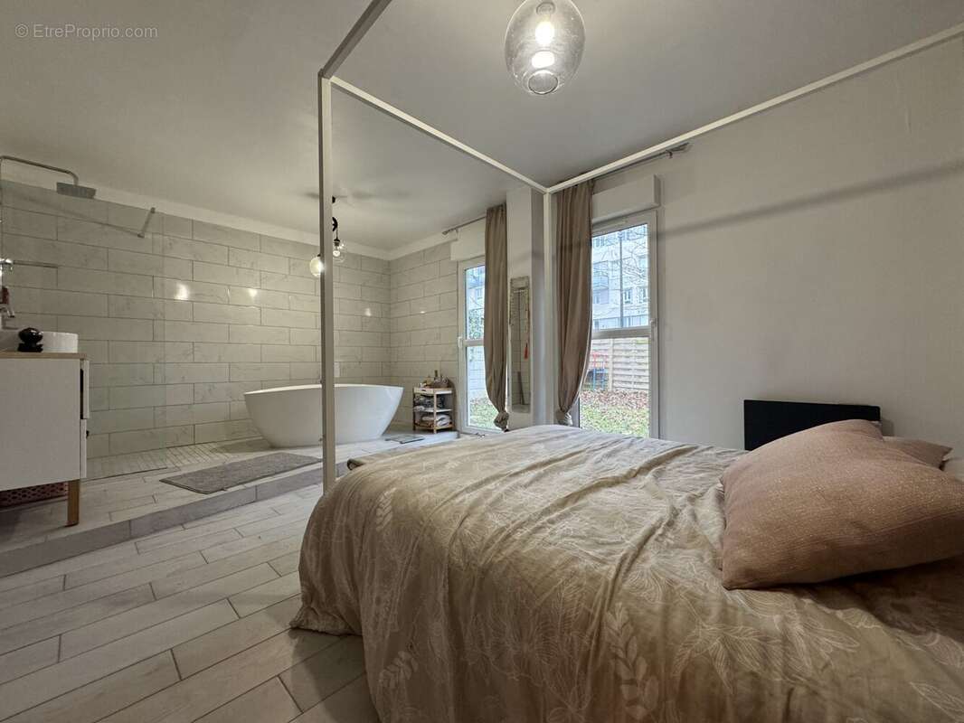 Maison à VAL-DE-REUIL