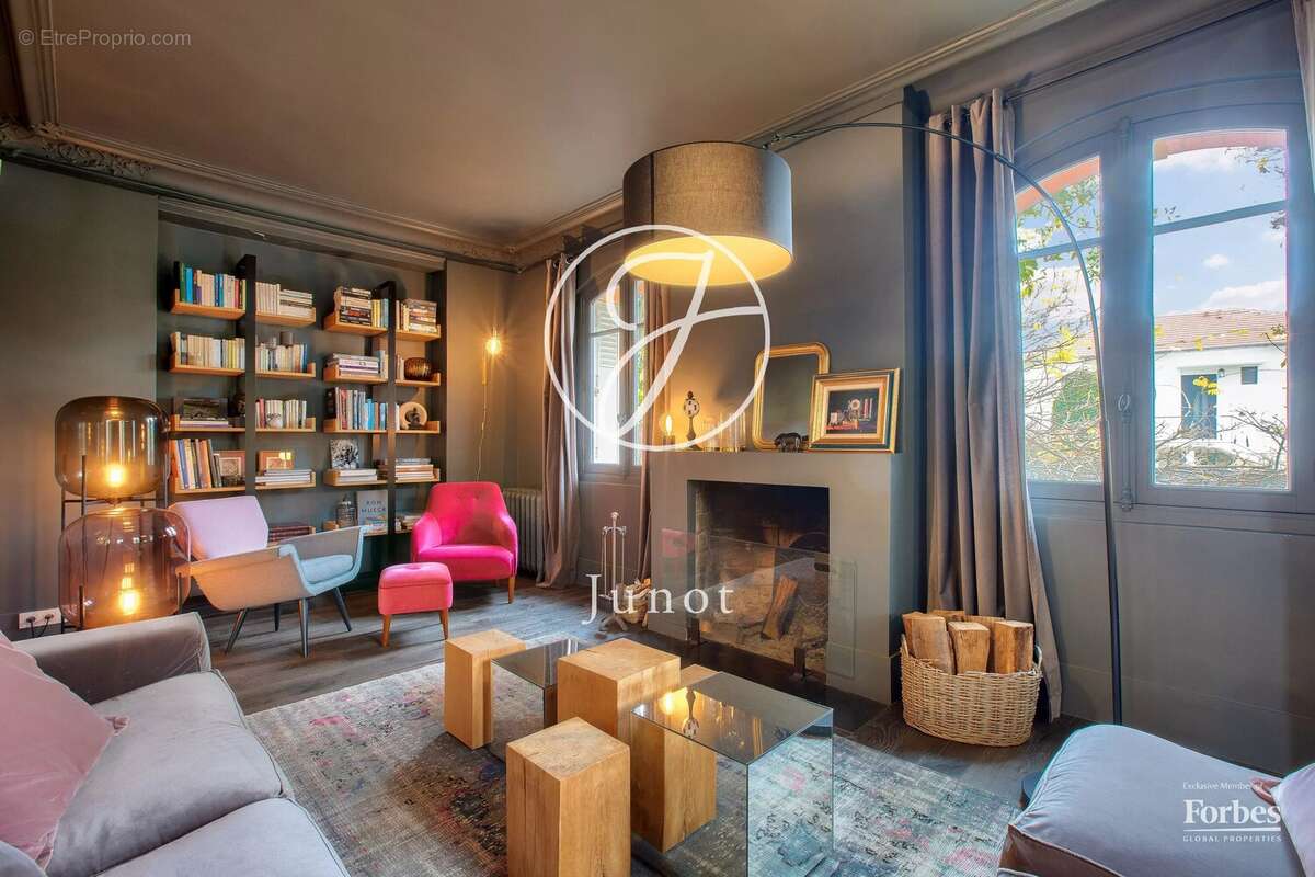 Vaucresson - PLATEAU DE CAZES - Maison 292 m² - 4 chambres - Terrain 720m² - photo 3