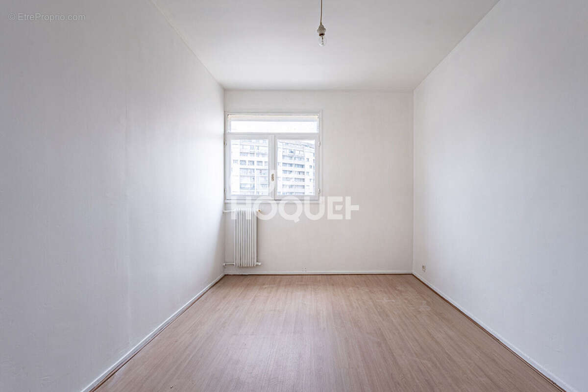 Appartement à VILLENEUVE-LA-GARENNE
