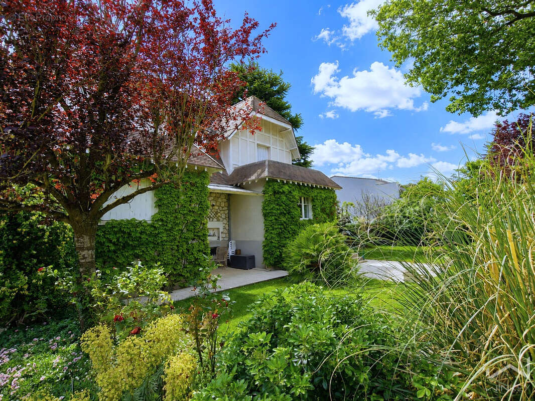Maison à BOIS-D'ARCY