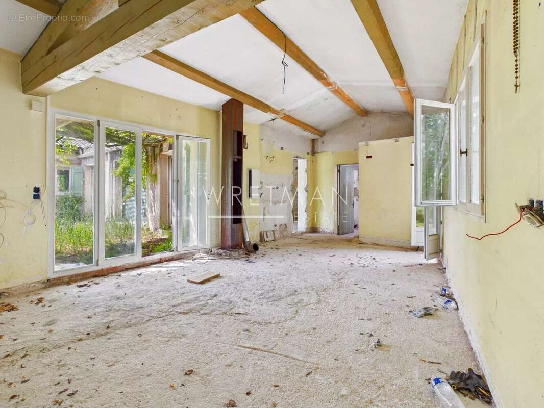 Maison à CHATEAUNEUF-GRASSE