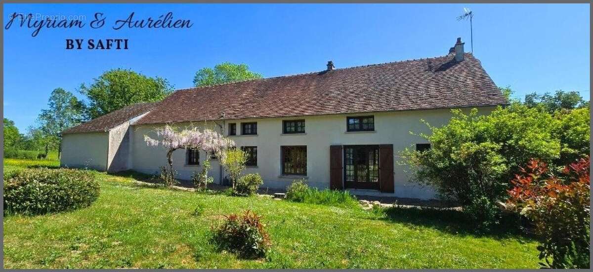 Maison 185 m² à Les Grands-Chezeaux  - photo 2
