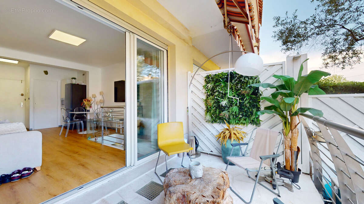 Appartement à VILLENEUVE-LOUBET