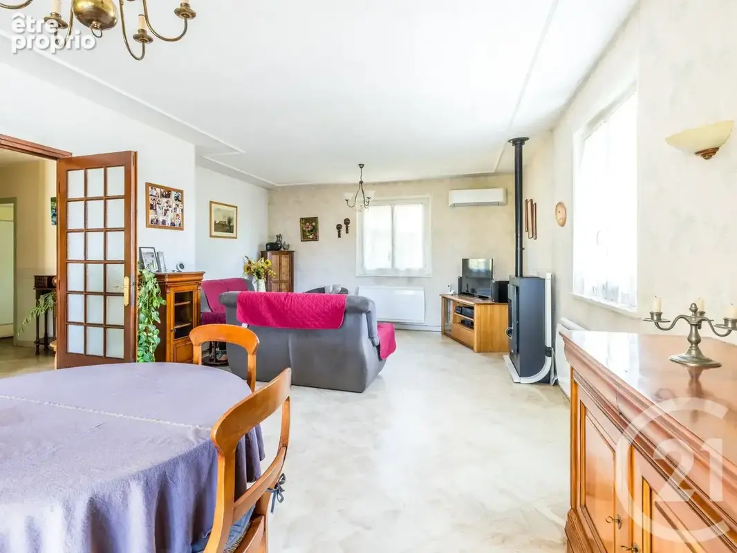 Maison 5 pièces 133 m² à vendre à Montmerle-Sur-Saone (01090) - photo 5