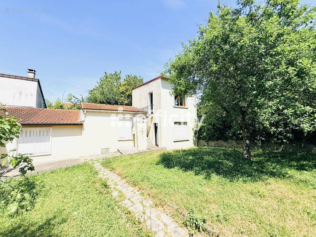 Maison à CHATILLON