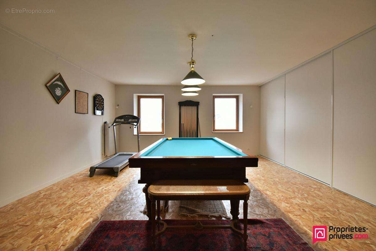 Maison à SAINT-MACAIRE-EN-MAUGES