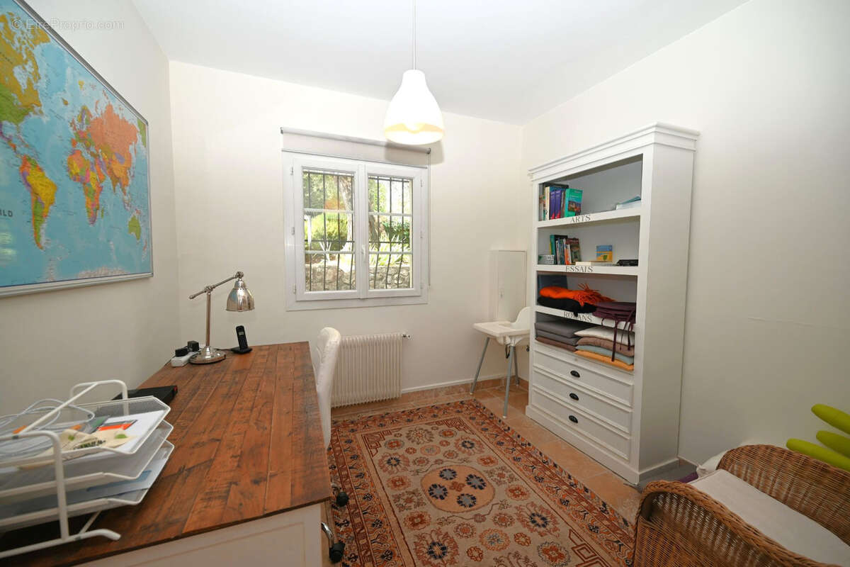 Maison à CHATEAUNEUF-GRASSE