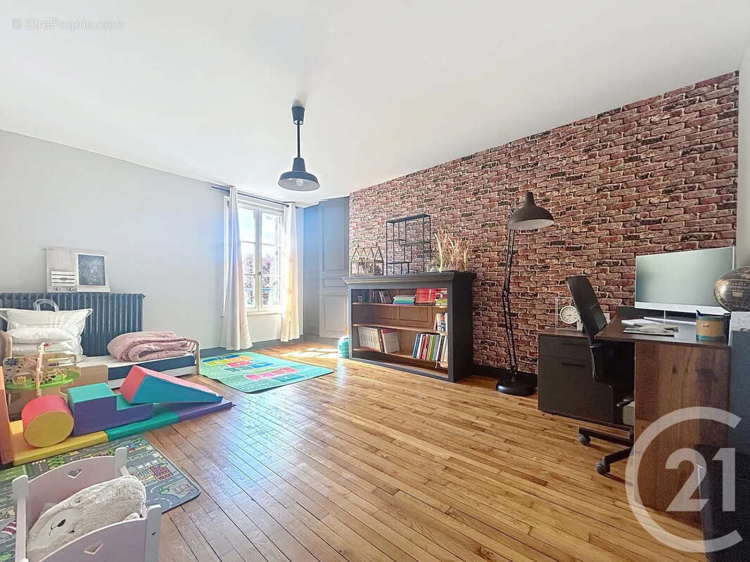 Maison à LA CHAUSSEE-SUR-MARNE