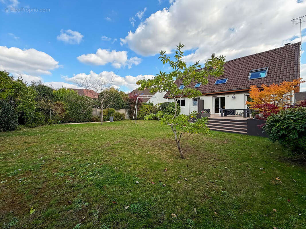 Maison à VERRIERES-LE-BUISSON