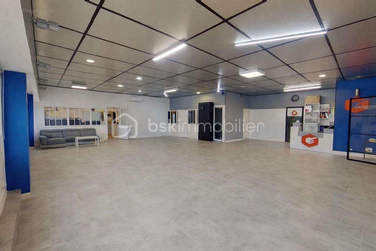 Commerce à LA LAUPIE