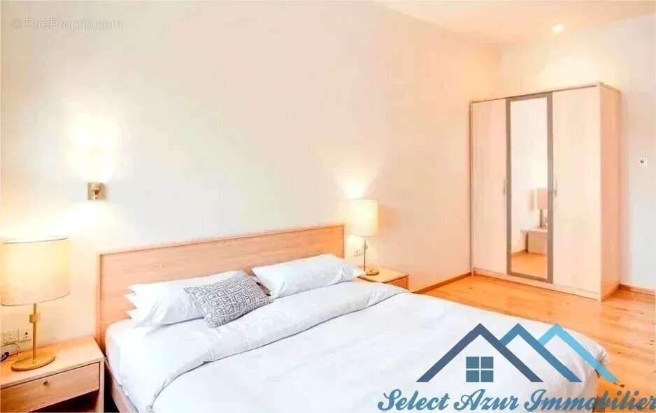 Appartement à SAINT-LAURENT-DU-VAR