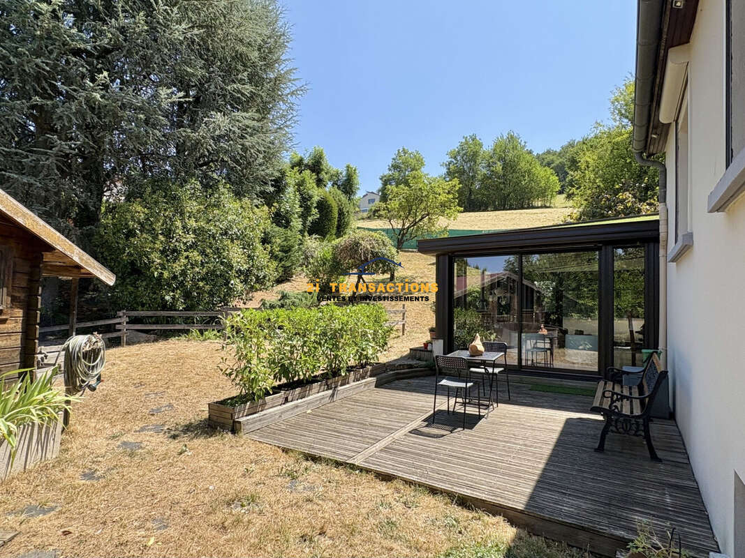Maison 120 m² à Saint-Priest-En-Jarez  - photo 8