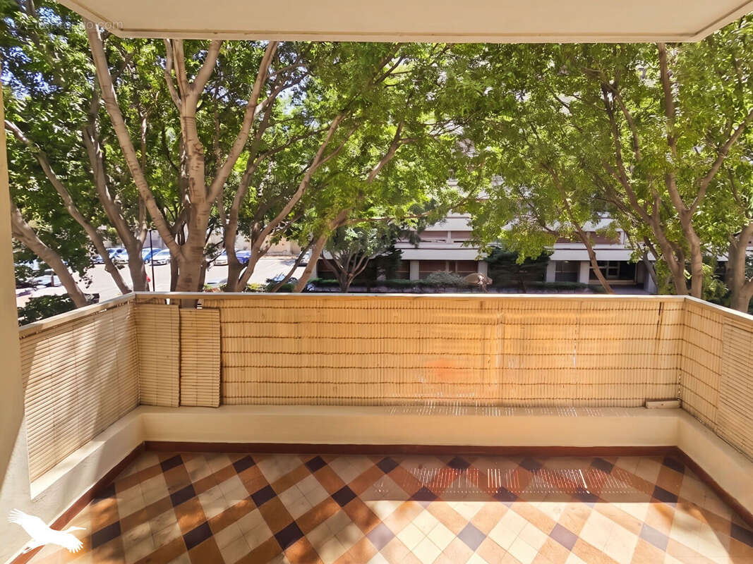Appartement à MARSEILLE-5E