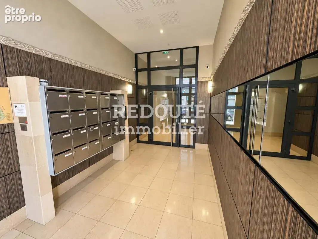 Reims – place du forum (proche boulingrin)  appartement t4 avec parking - photo 2