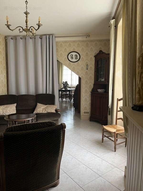 Maison à CHAMPAGNE-MOUTON