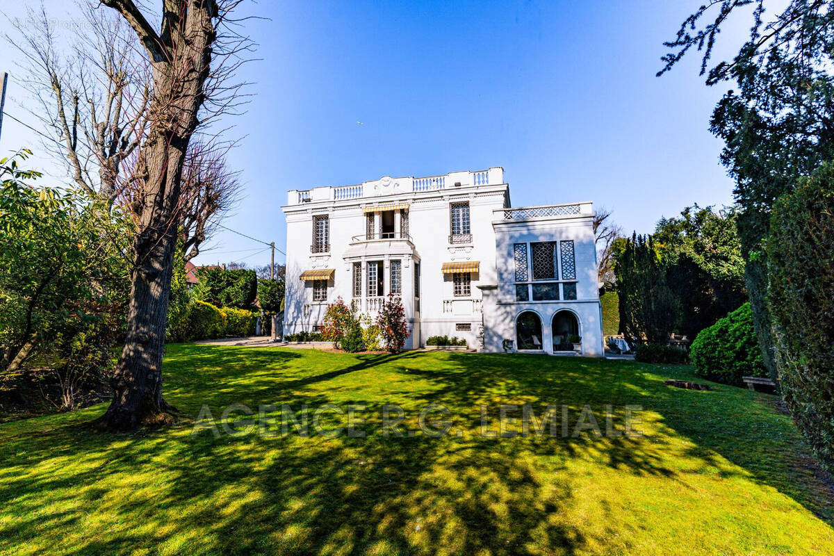 Maison à MAISONS-LAFFITTE