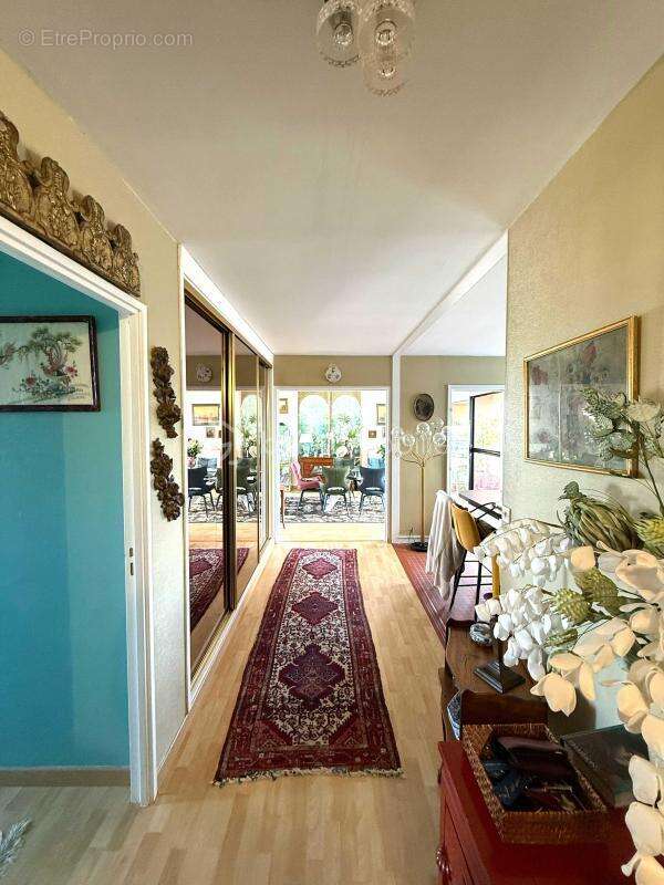 Appartement à MONT-SAINT-AIGNAN