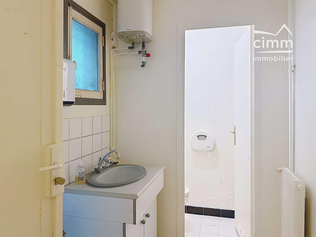 Commerce 79 m² à Ladon  - photo 9