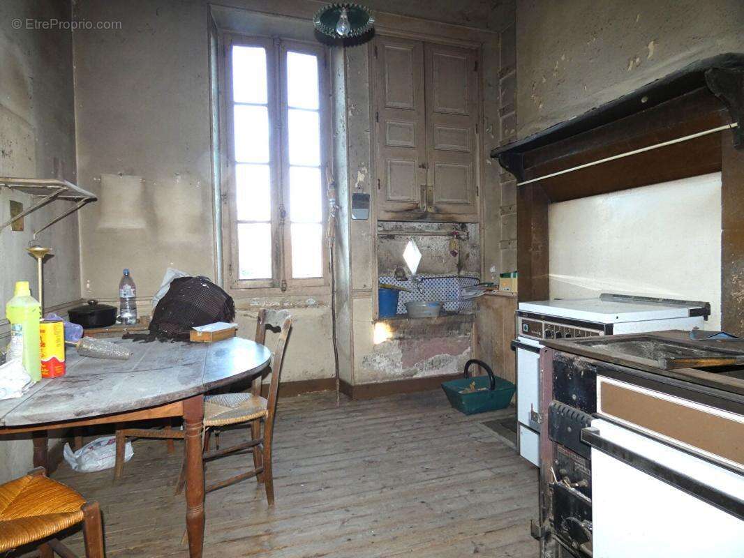 Maison Nailhac 160 m2 / 4 chambres / grange / hangar / terrain 1 hectare - photo 12