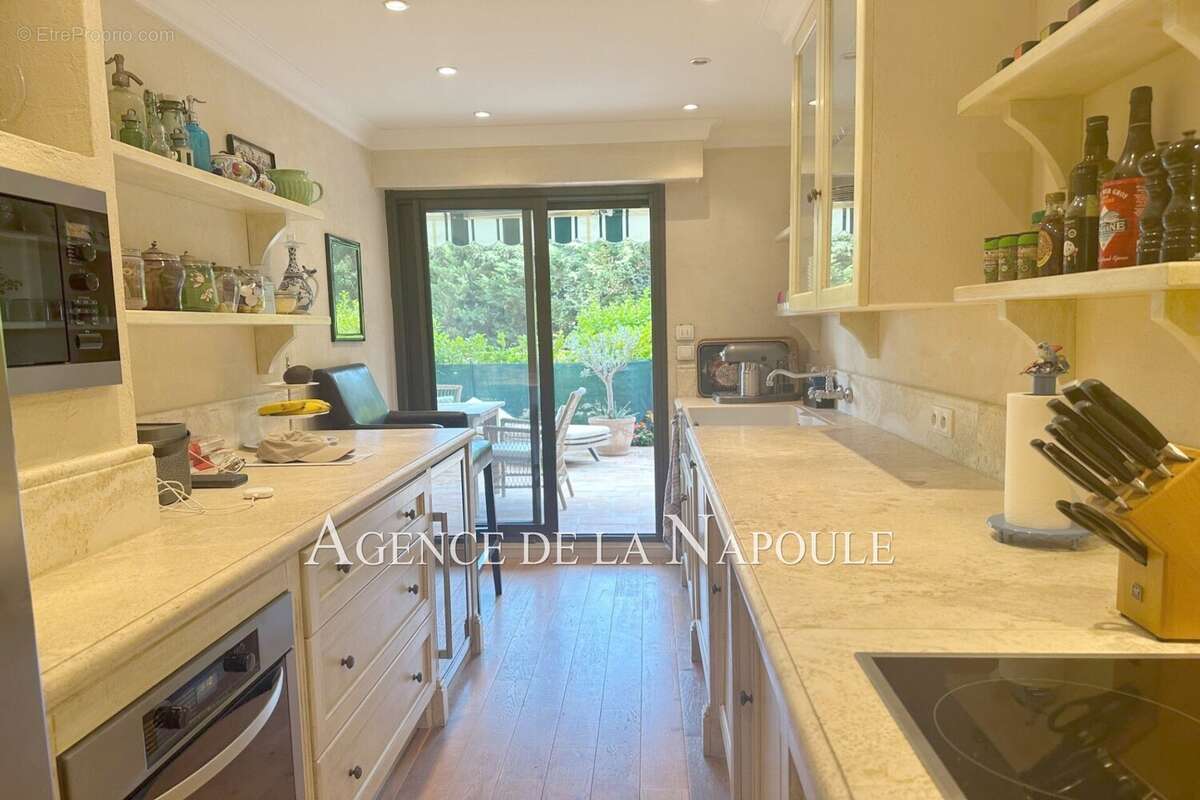 Appartement à MANDELIEU-LA-NAPOULE