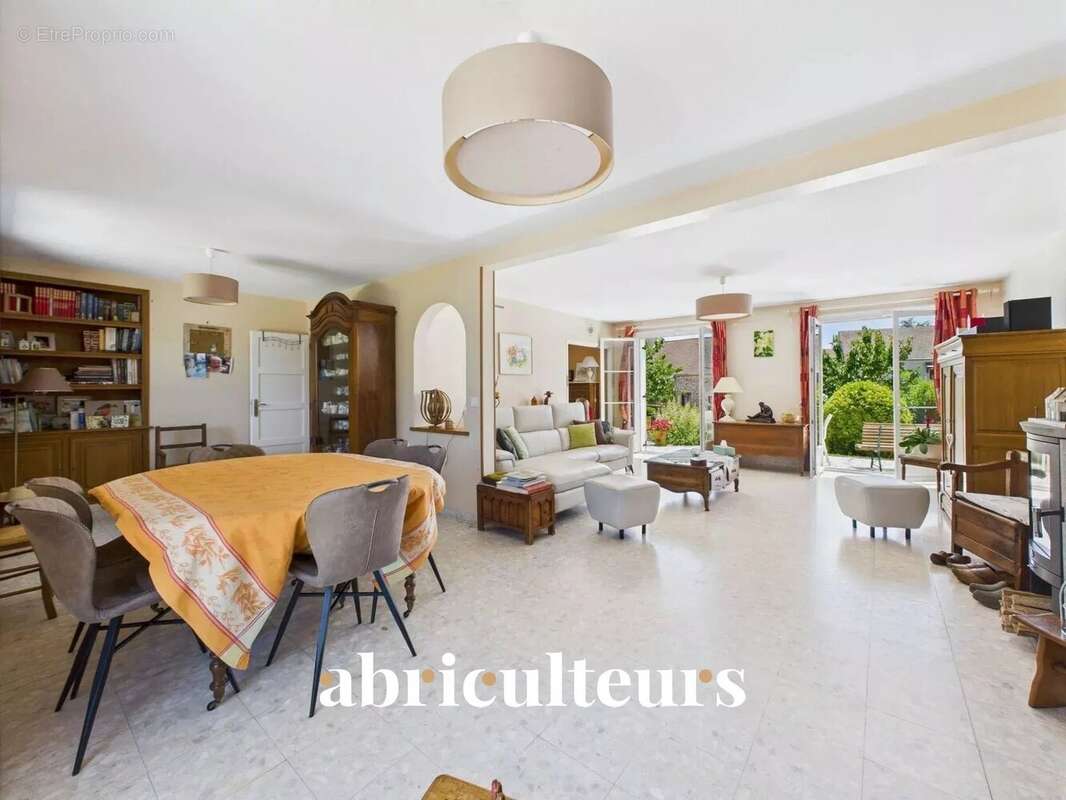 Maison à COURDIMANCHE