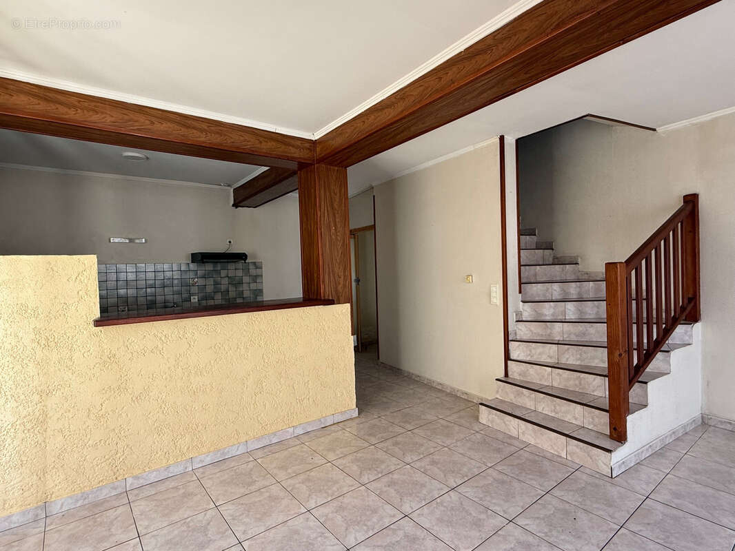 Maison à BLANQUEFORT-SUR-BRIOLANCE