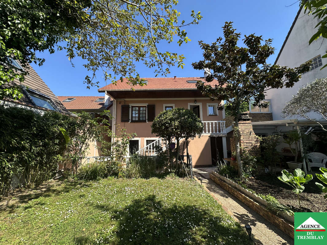 Maison à SAINT-MAUR-DES-FOSSES