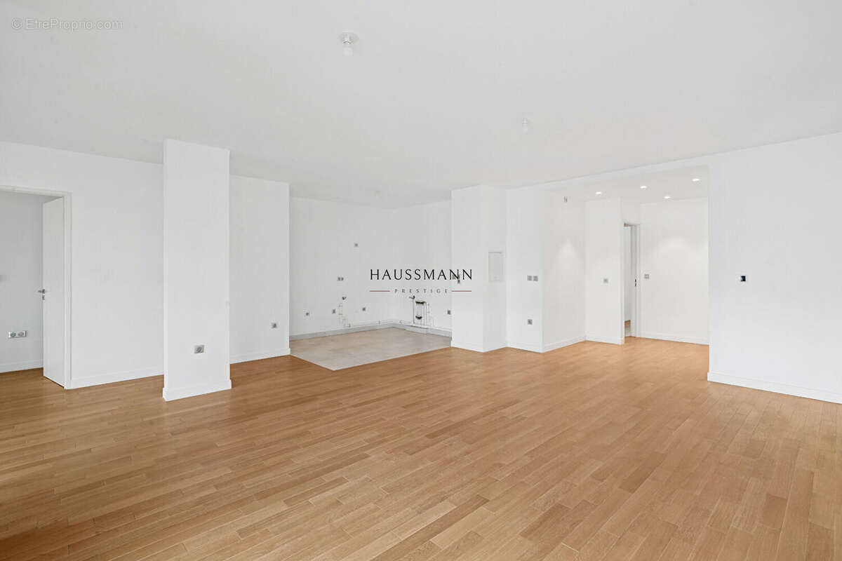 Appartement à NEUILLY-SUR-SEINE