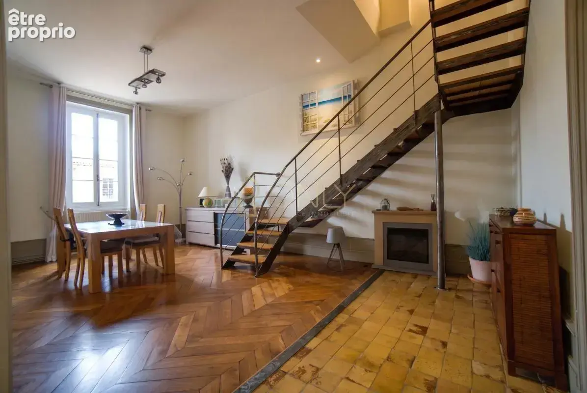 Liergues - Appartement T4 - Centre Village - photo 2