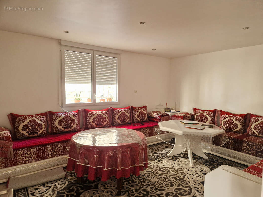 Maison à VALREAS