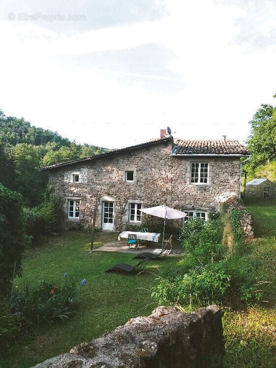 Maison à MALLEVAL
