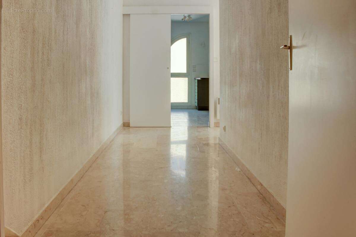 Appartement à ROQUEBRUNE-CAP-MARTIN