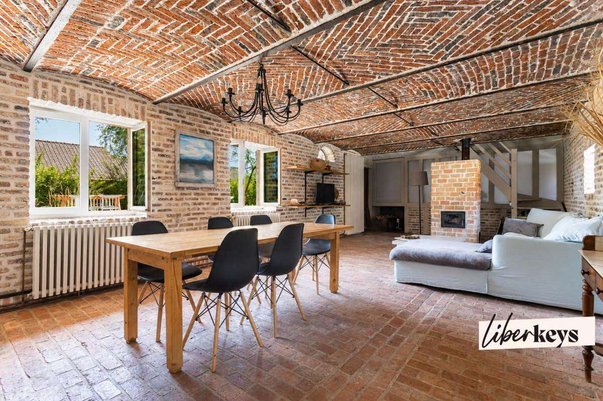 Ferme au carré rénovée - 2 gîtes - granges - photo 17