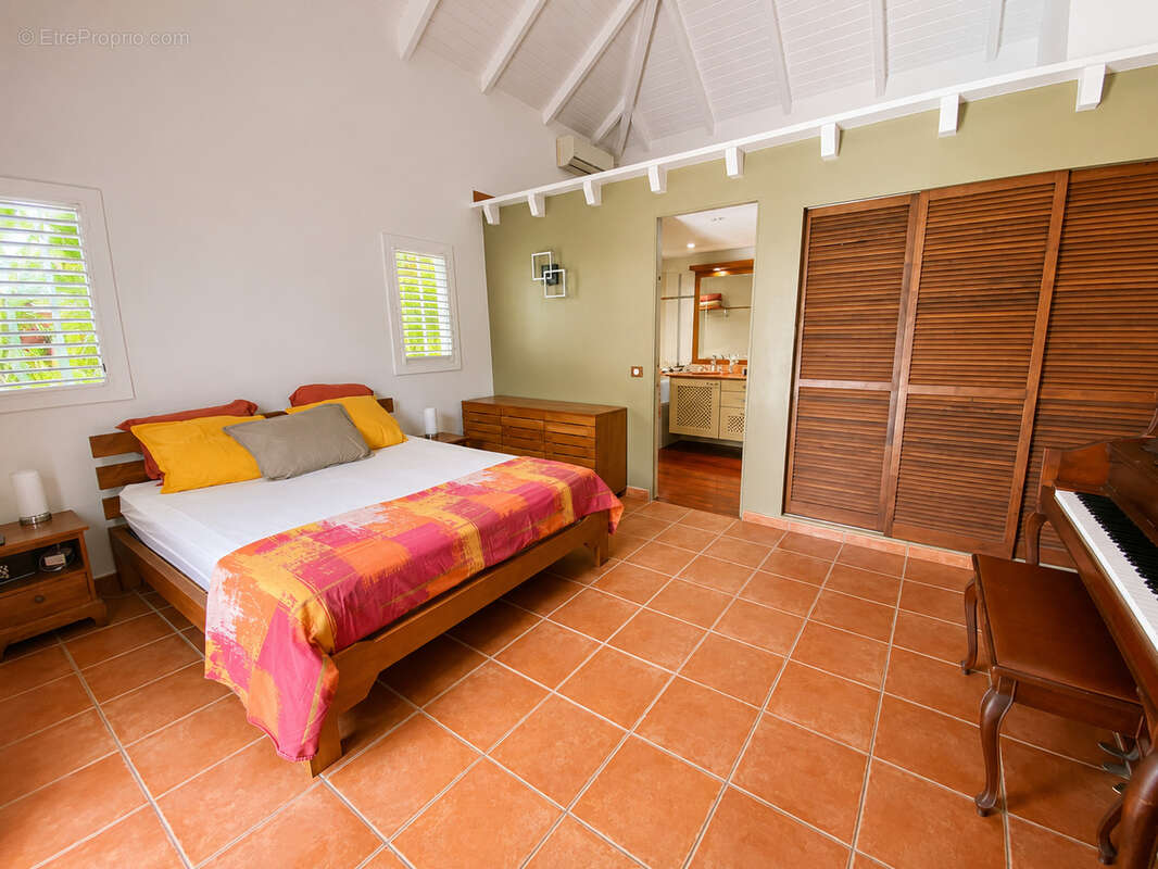 Exclusivité   coup de cœur  villa f5 de 161m2 avec piscine et jacuzzi à la grippière, petit-bourg - photo 12