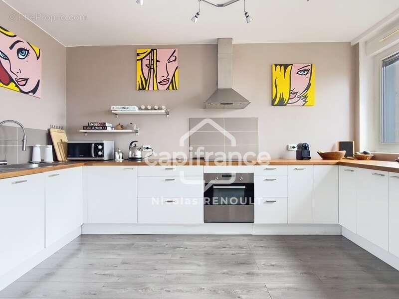 Appartement à COURBEVOIE