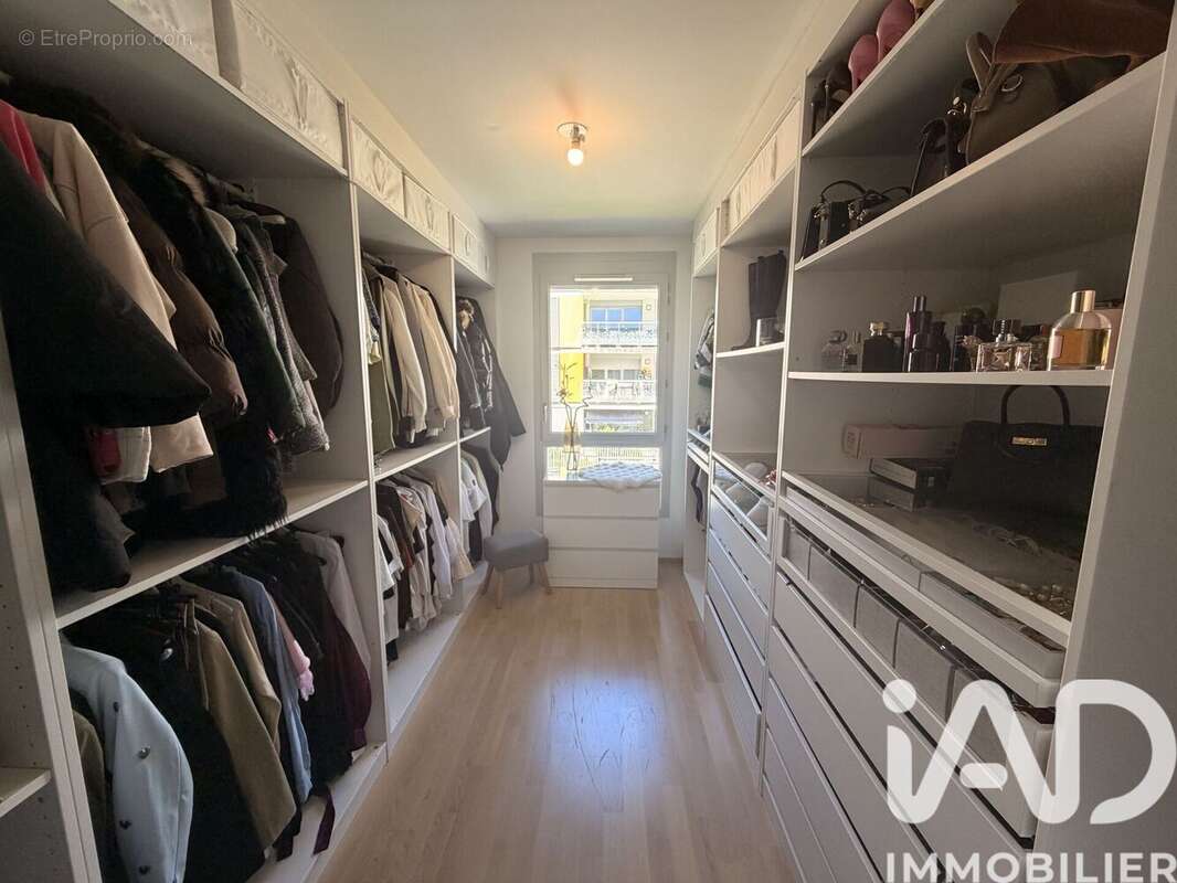 Appartement 82 m² à Saint-Genis-Pouilly  - photo 9
