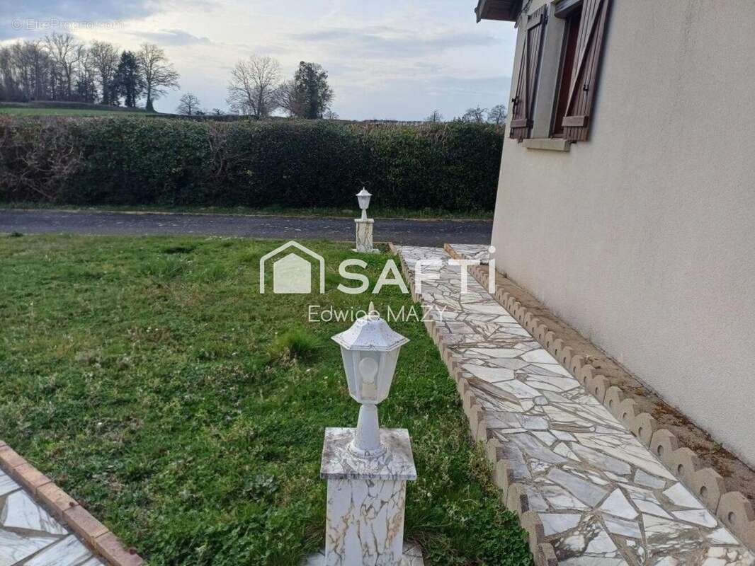 Maison 72 m² à Sannat  - photo 7