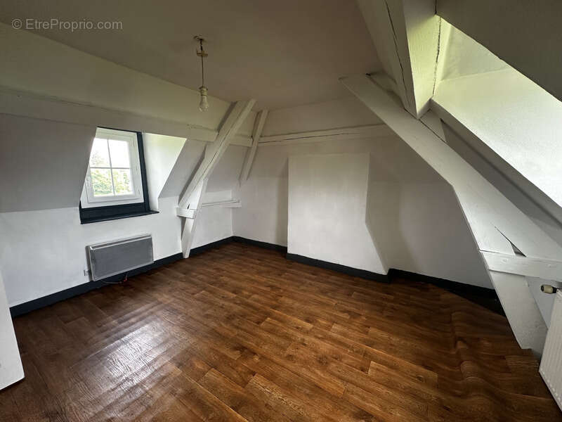 Corps de ferme avec 3,7 hectares de terrain - photo 13