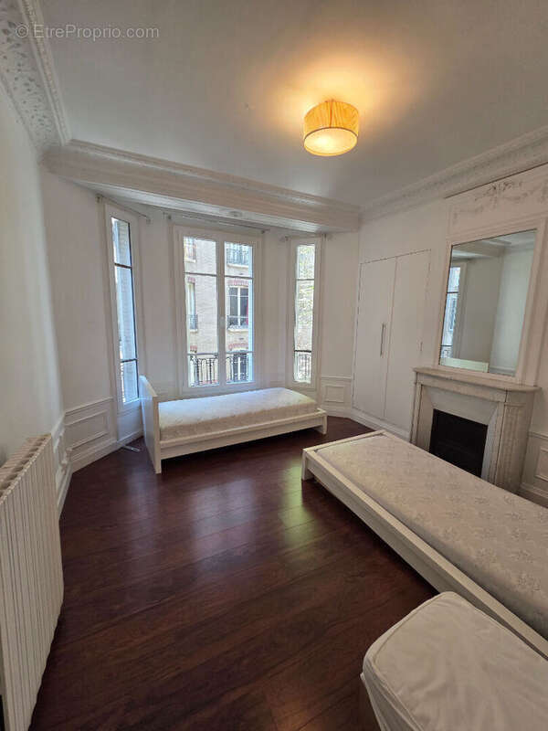 M° Sèvres - Lecourbe  - 6P + Chambre de service - photo 12