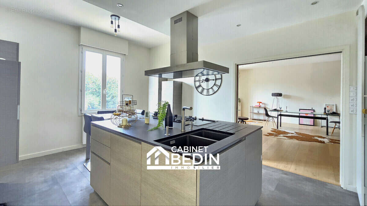 Maison 233 m² à Le Bouscat  - photo 3