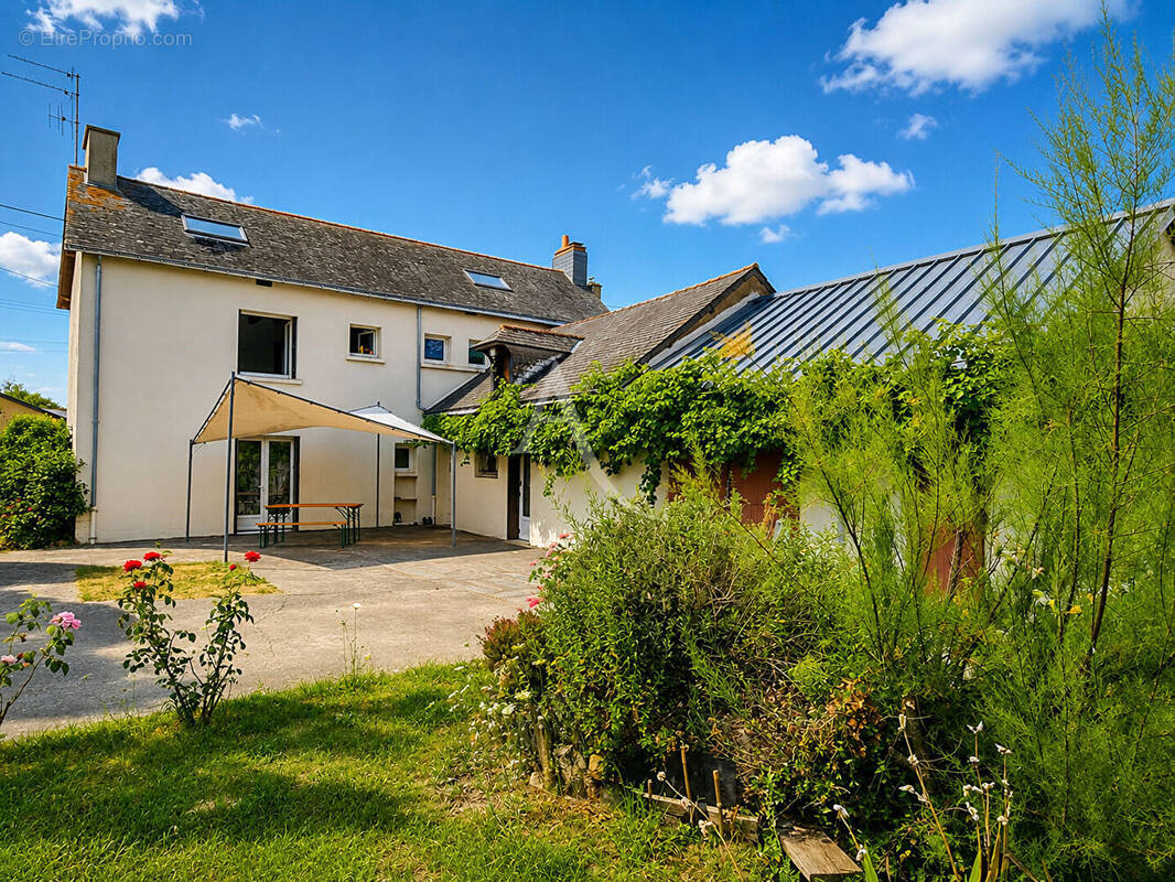 Maison à DERVAL