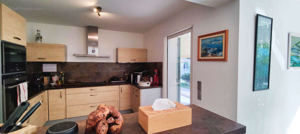 Maison à SAINT-CYR-SUR-MER