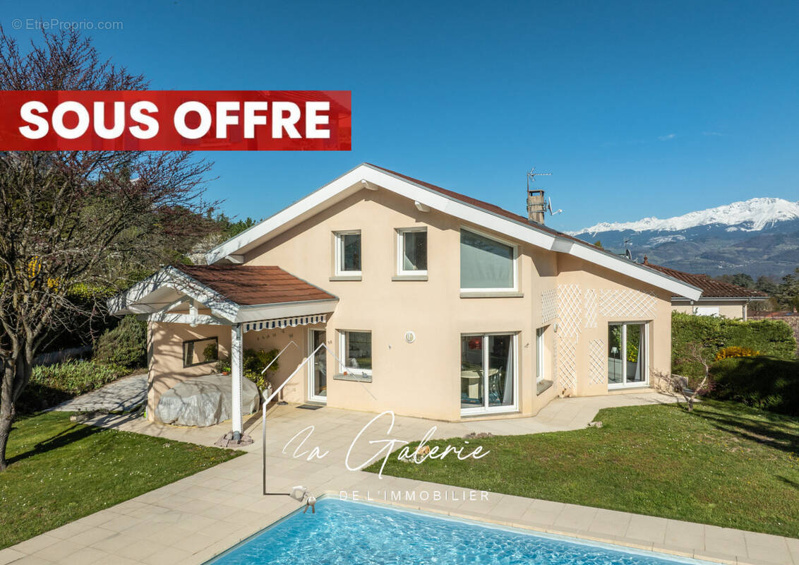Maison à MEYLAN